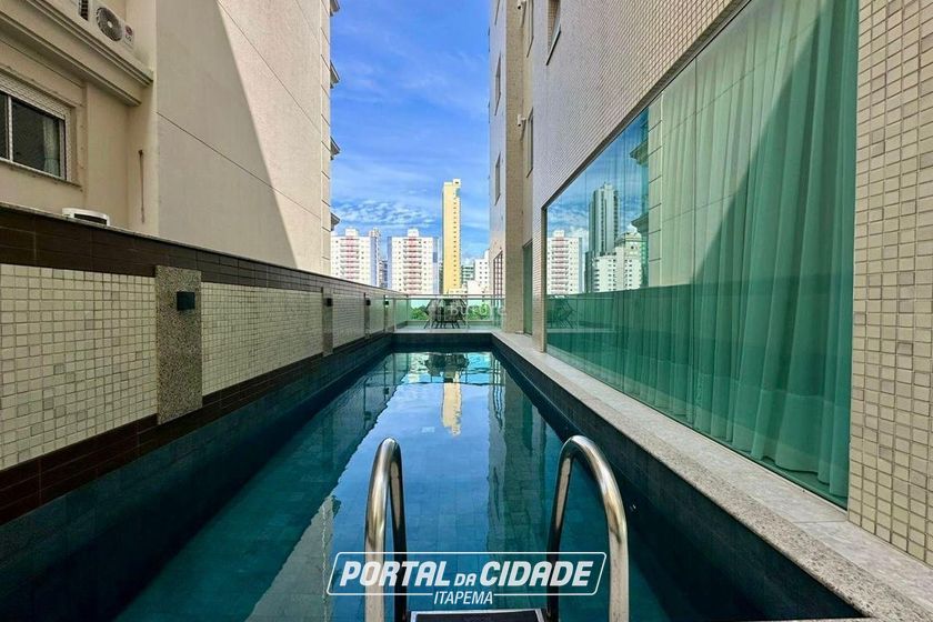 Apartamento &agrave; venda - 190m&sup2; - Meia Praia