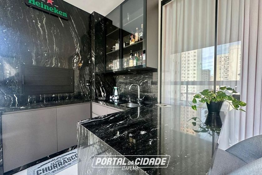 Apartamento &agrave; venda - 127m&sup2; - Meia Praia