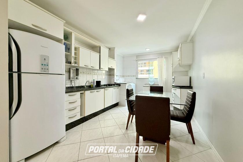 Apartamento &agrave; venda - 107m&sup2; - Meia Praia