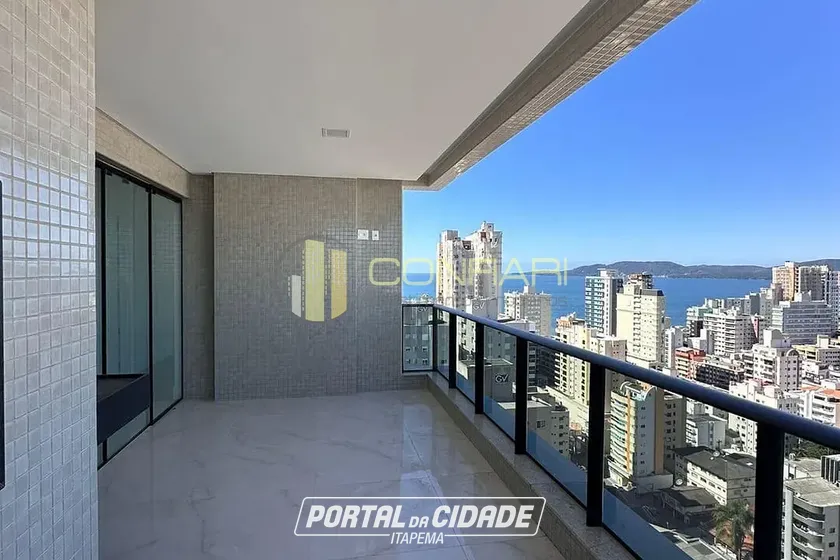 Apartamento &agrave; venda - 135m&sup2; - meia praia