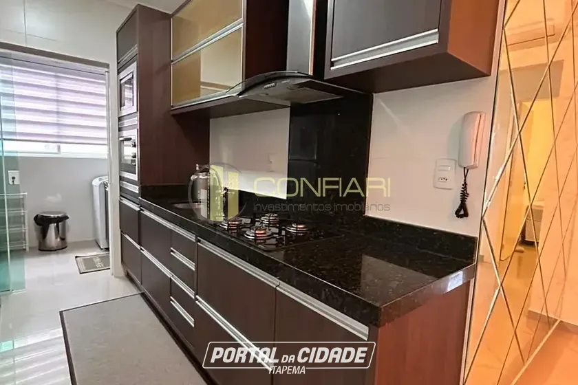 Apartamento &agrave; venda - 130m&sup2; - Meia Praia