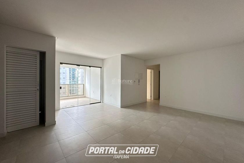 Apartamento &agrave; venda - 119m&sup2; - Meia Praia