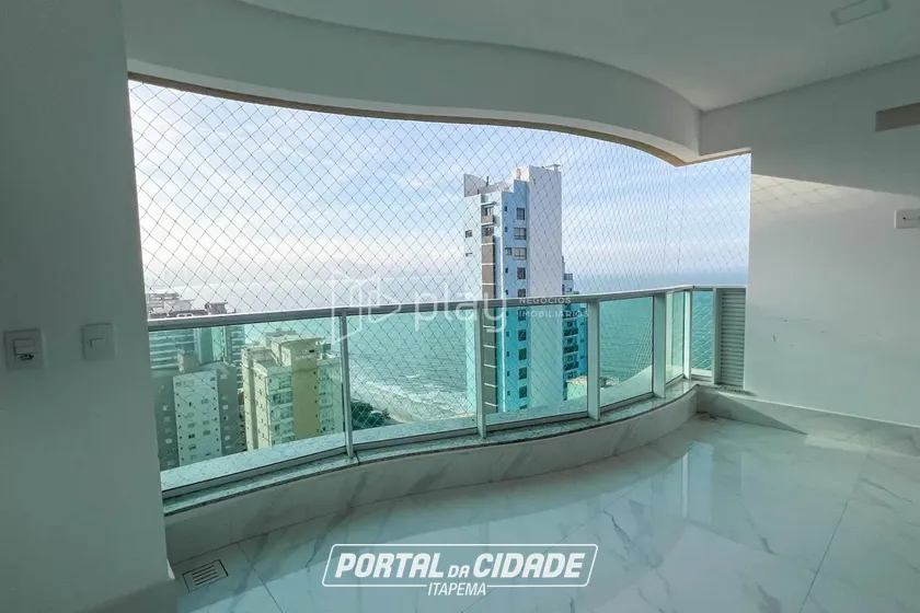 Apartamento &agrave; venda - 160m&sup2; - Meia Praia