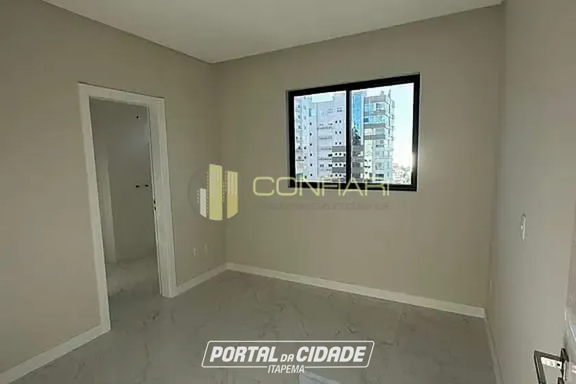 Apartamento &agrave; venda - 100m&sup2; - Meia Praia
