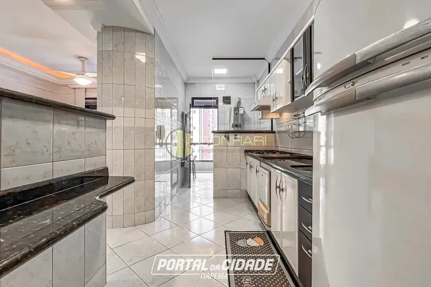 Apartamento &agrave; venda - 110m&sup2; - Meia Praia
