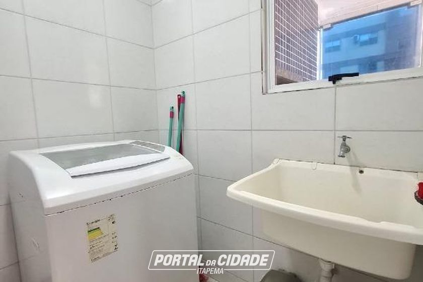 Apartamento para alugar - 111m&sup2; - Meia Praia