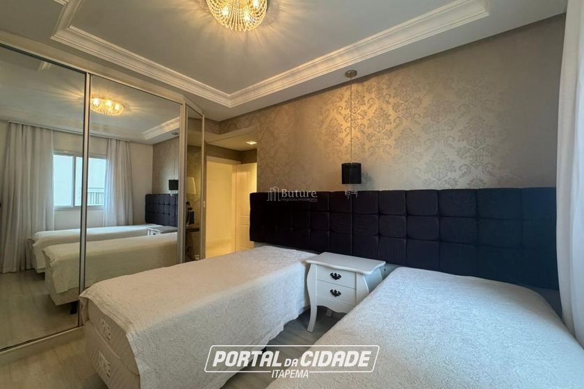 Apartamento &agrave; venda - 171m&sup2; - Meia Praia