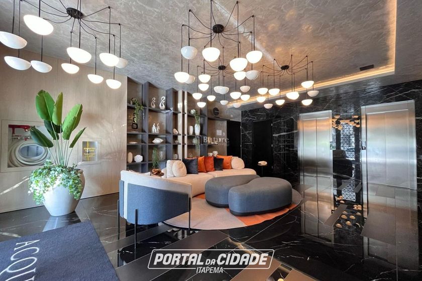 Apartamento &agrave; venda - 153m&sup2; - Meia Praia