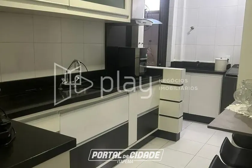 Apartamento &agrave; venda - 126m&sup2; - Meia Praia