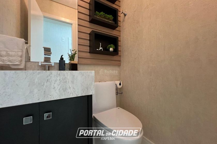 Apartamento &agrave; venda - 107m&sup2; - Meia Praia