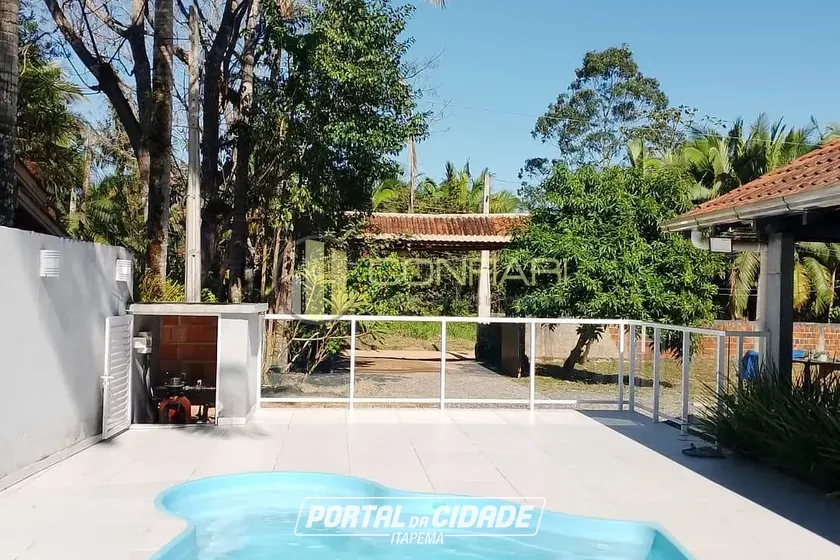 Ch&aacute;cara &agrave; venda - 130m&sup2; - Moura