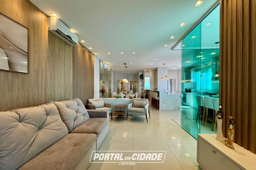 Apartamento &agrave; venda - 240m&sup2; - Meia Praia