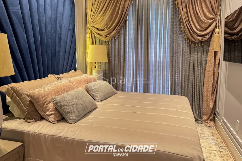 Apartamento &agrave; venda - 251m&sup2; - Meia Praia