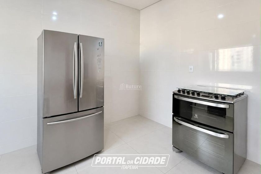 Apartamento &agrave; venda - 136m&sup2; - Meia Praia