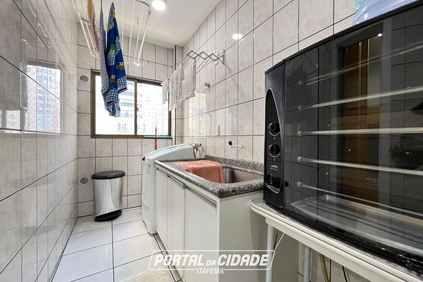 Apartamento &agrave; venda - 160m&sup2; - Meia Praia