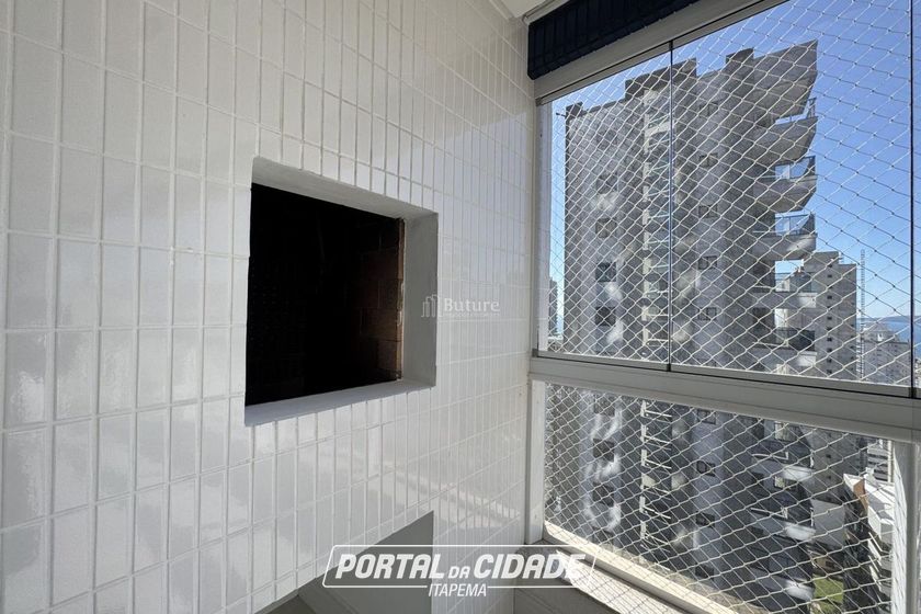 Apartamento &agrave; venda - 129m&sup2; - Meia Praia