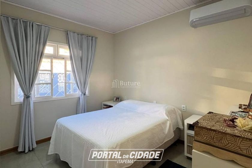 Casa &agrave; venda - 300m&sup2; - Cedro