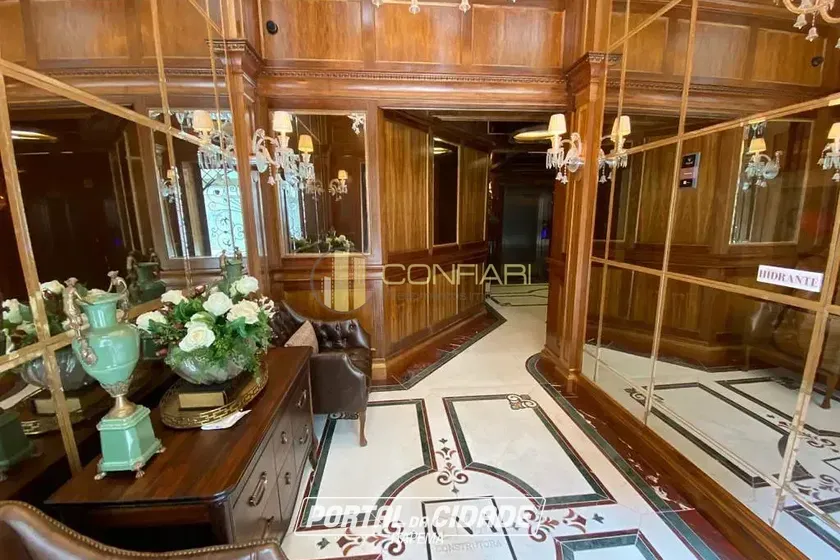 Apartamento &agrave; venda - 185m&sup2; - MEIA Praia