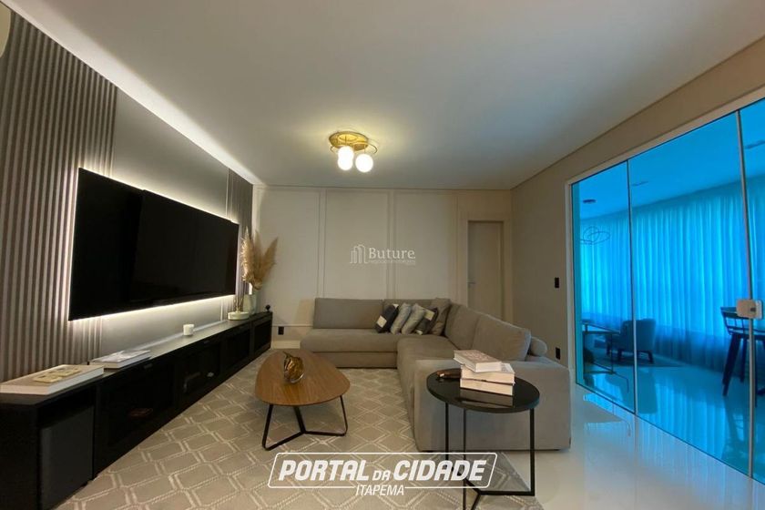 Apartamento &agrave; venda - 1872m&sup2; - Meia Praia