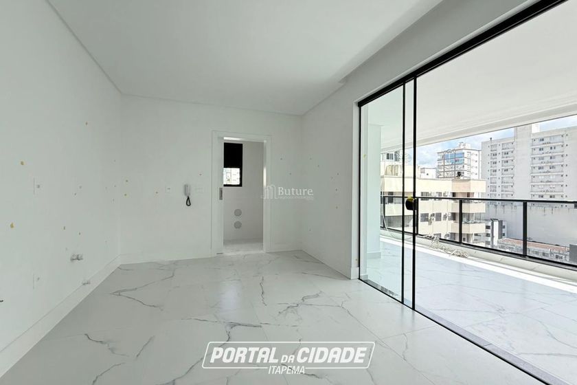 Apartamento &agrave; venda - 160m&sup2; - Meia Praia