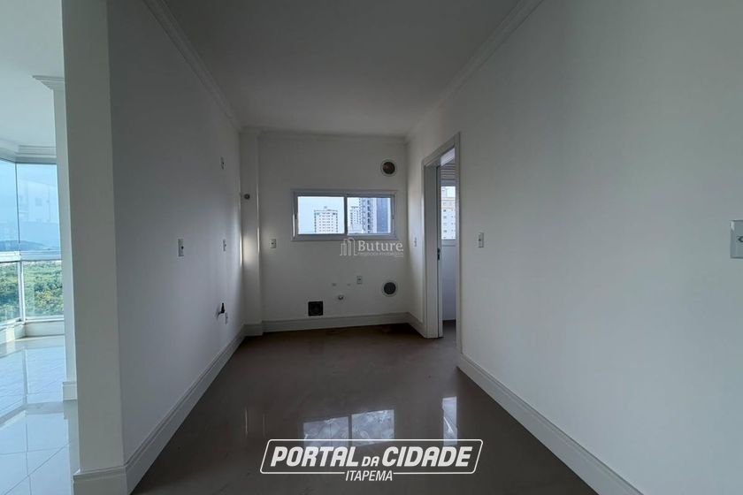 Apartamento &agrave; venda - 125m&sup2; - Meia Praia