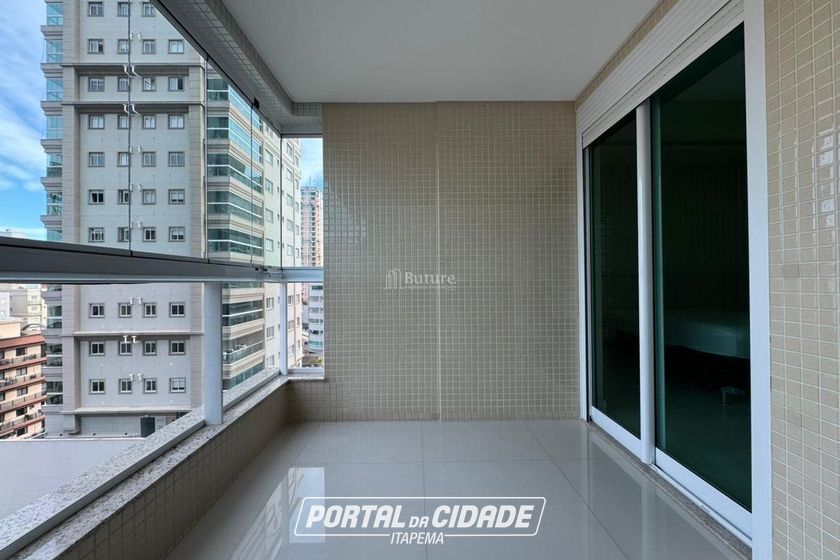 Apartamento &agrave; venda - 180m&sup2; - Meia Praia