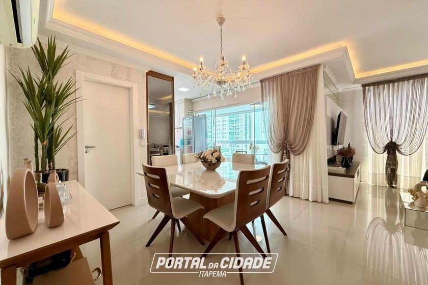 Apartamento &agrave; venda - 160m&sup2; - Meia Praia