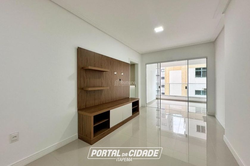 Apartamento &agrave; venda - 95m&sup2; - Meia Praia