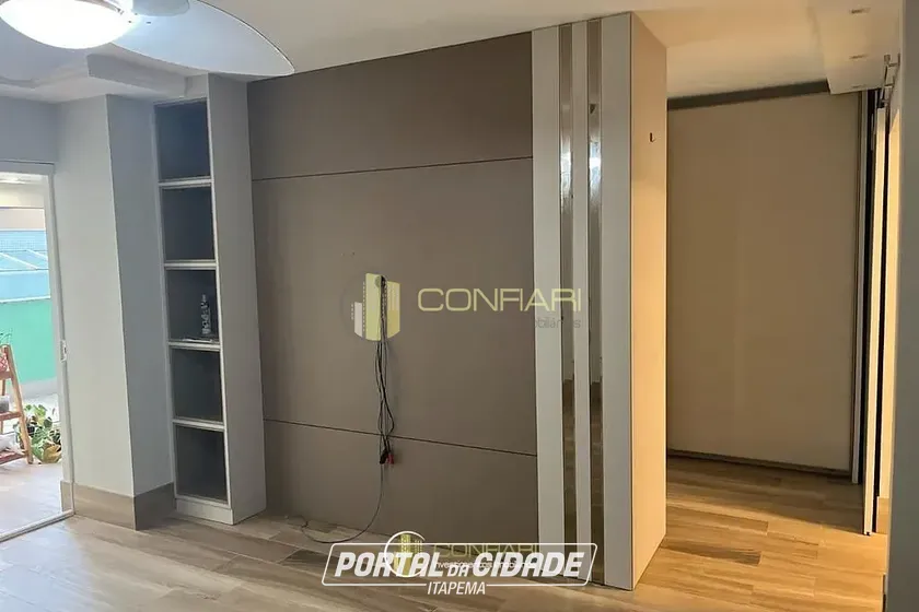 Apartamento &agrave; venda - 235m&sup2; - Meia Praia