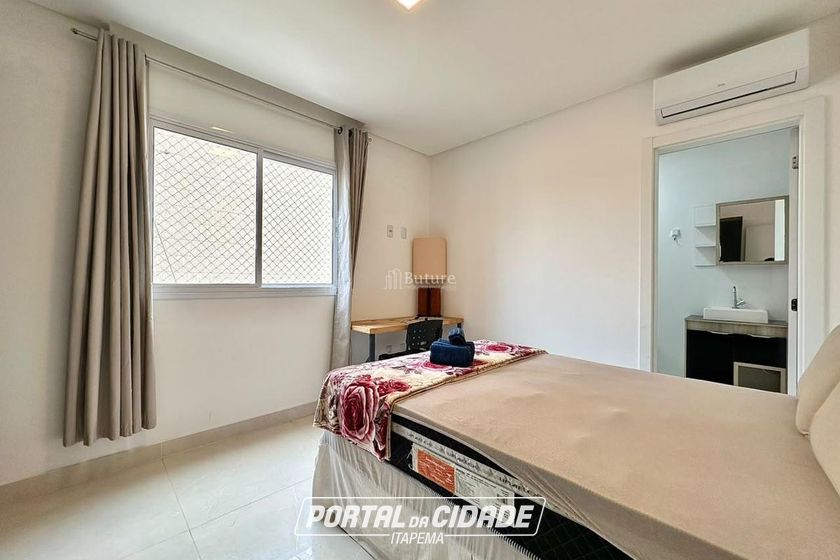 Apartamento &agrave; venda - 110m&sup2; - Meia Praia