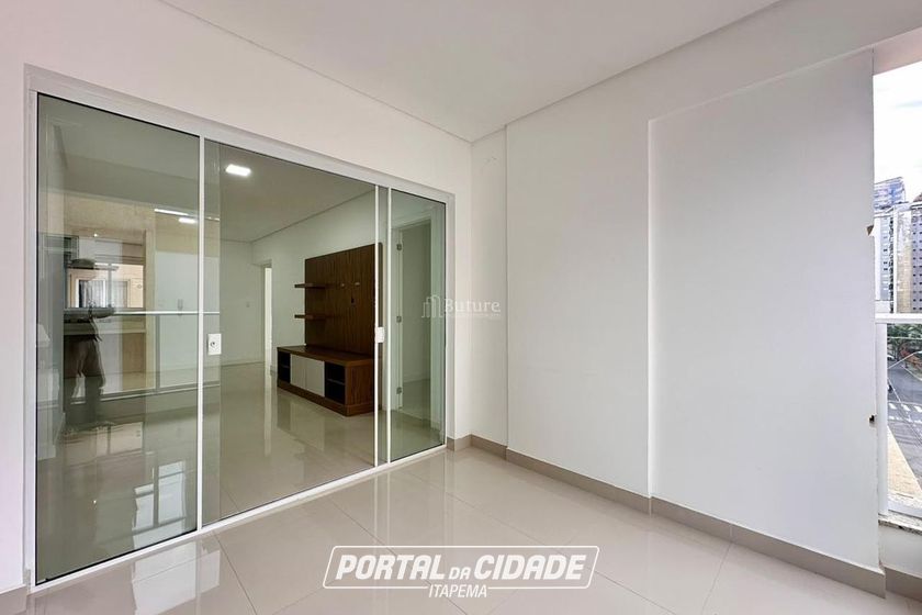Apartamento &agrave; venda - 95m&sup2; - Meia Praia