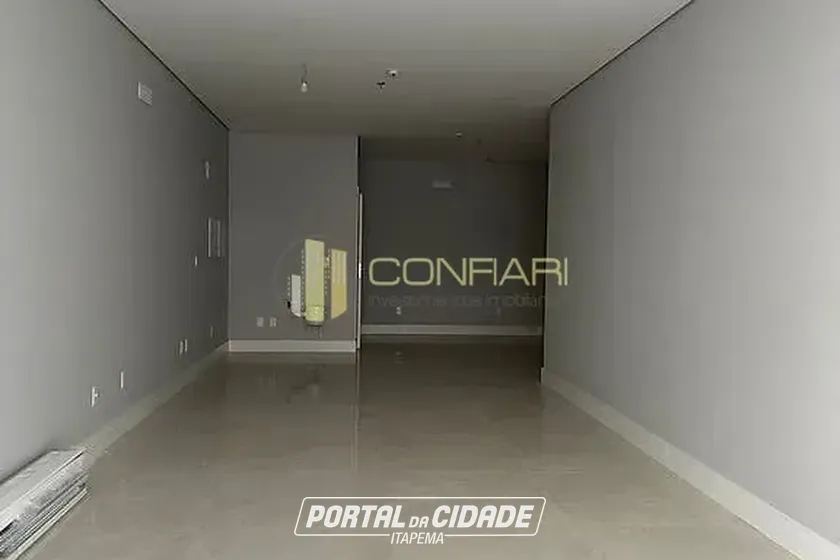 Sala Comercial &agrave; venda - 120m&sup2; - Meia Praia