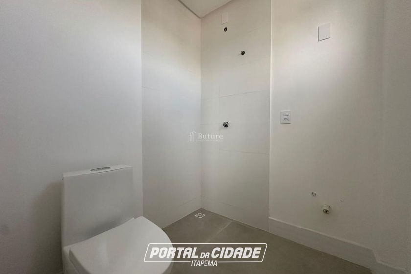Apartamento &agrave; venda - 185m&sup2; - Meia Praia