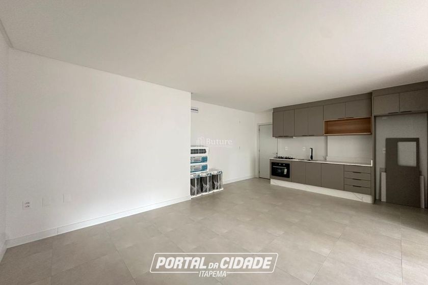 Apartamento &agrave; venda - 119m&sup2; - Meia Praia