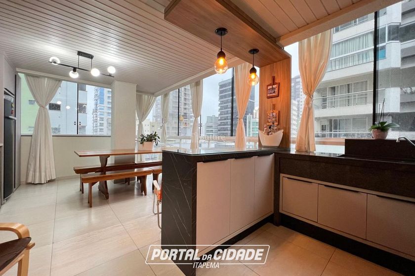 Apartamento &agrave; venda - 139m&sup2; - Meia Praia