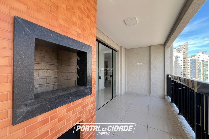 Apartamento &agrave; venda - 106m&sup2; - Meia Praia