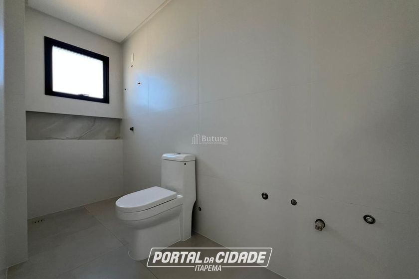 Apartamento &agrave; venda - 123m&sup2; - Meia Praia