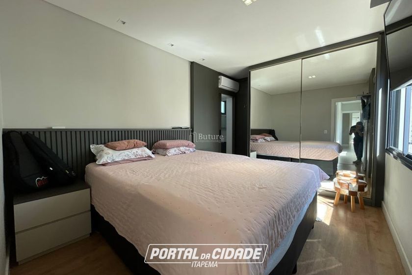 Apartamento &agrave; venda - 99m&sup2; - Meia Praia