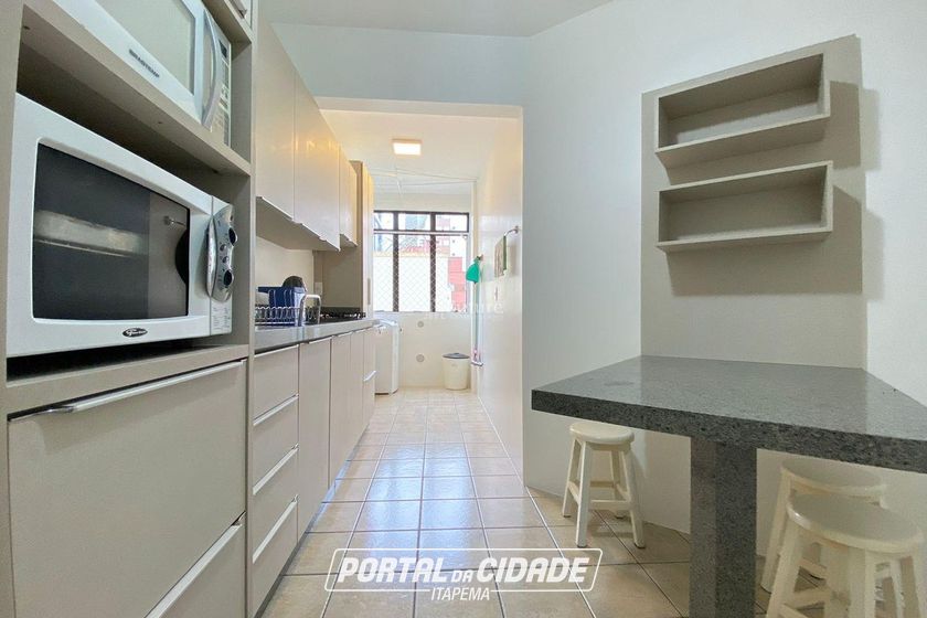 Apartamento &agrave; venda - 110m&sup2; - Meia Praia