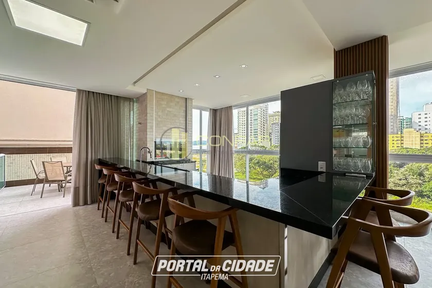 Apartamento &agrave; venda - 193m&sup2; - Meia Praia