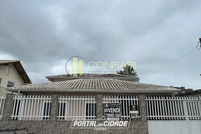 Casa &agrave; venda - 250m&sup2; - Casa Branca