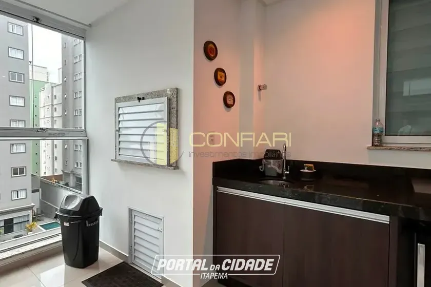 Apartamento &agrave; venda - 130m&sup2; - Meia Praia