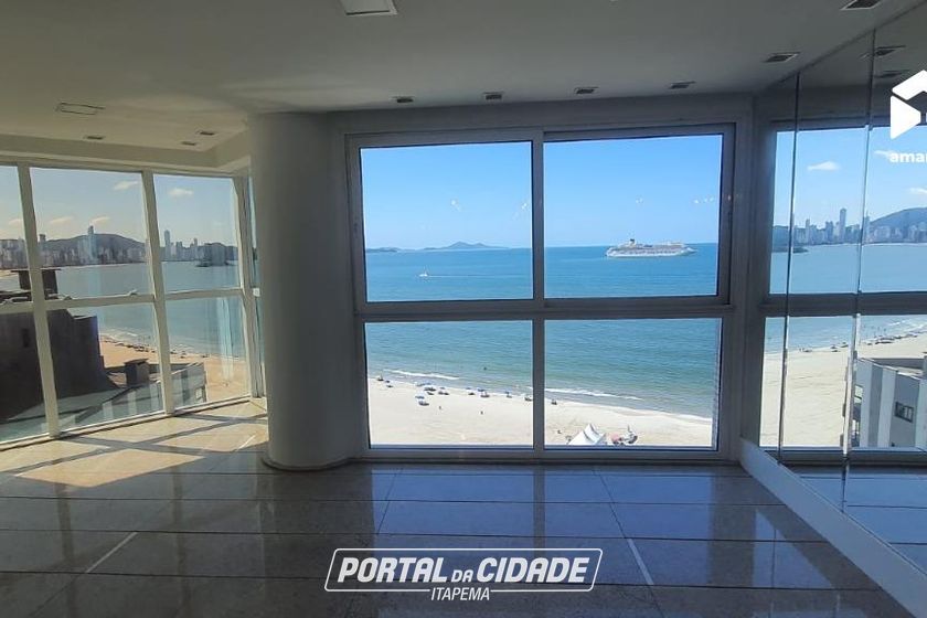 Apartamento para alugar - 238m&sup2; - Centro