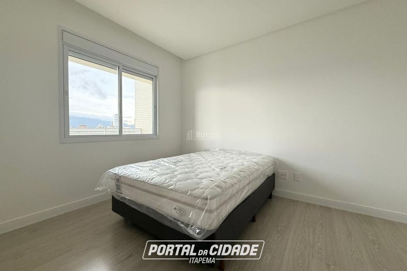 Apartamento &agrave; venda - 213m&sup2; - Meia Praia