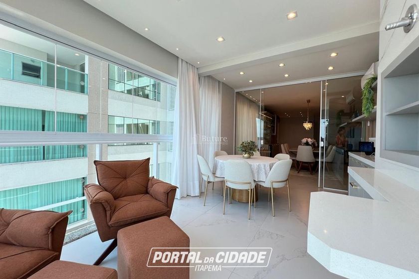 Apartamento &agrave; venda - 197m&sup2; - Meia Praia