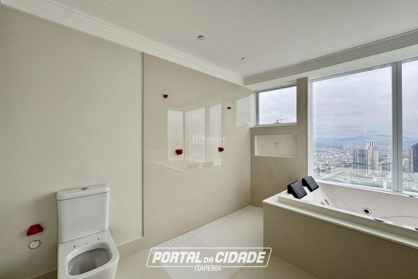 Apartamento &agrave; venda - 217m&sup2; - Barra Sul