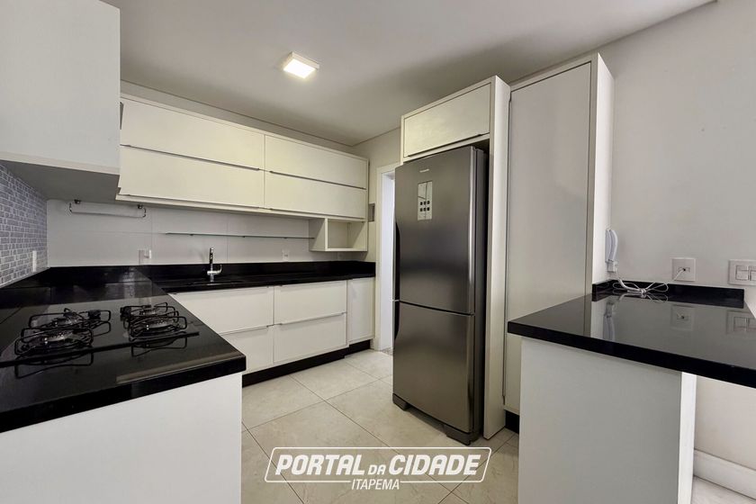 Apartamento &agrave; venda - 110m&sup2; - Meia Praia