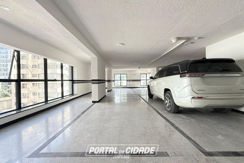 Apartamento &agrave; venda - 160m&sup2; - Meia Praia