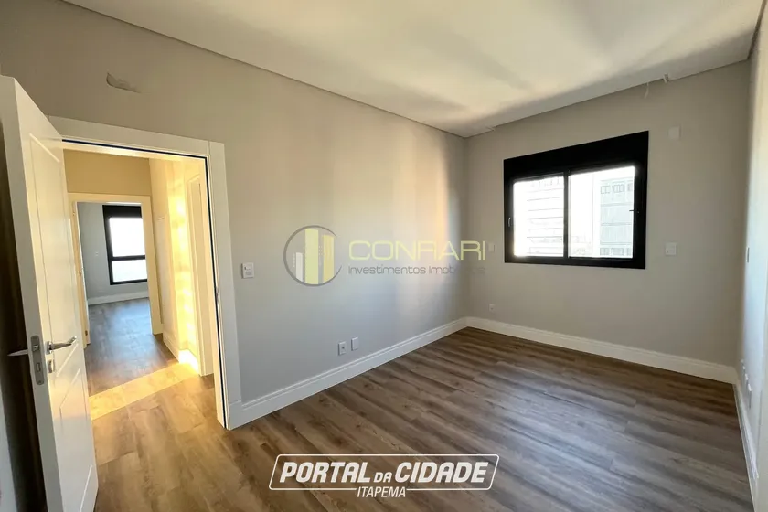 Apartamento &agrave; venda - 183m&sup2; - Meia Praia