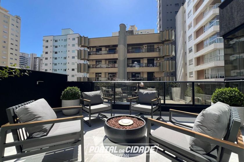 Apartamento &agrave; venda - 129m&sup2; - Meia Praia